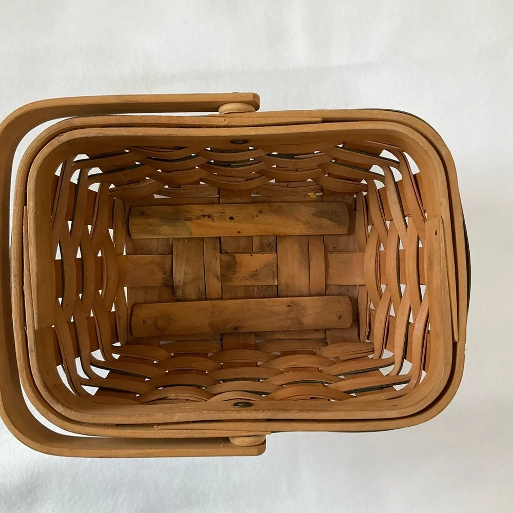 Vintage Country Woven Collection Grand Basket W/ Handle